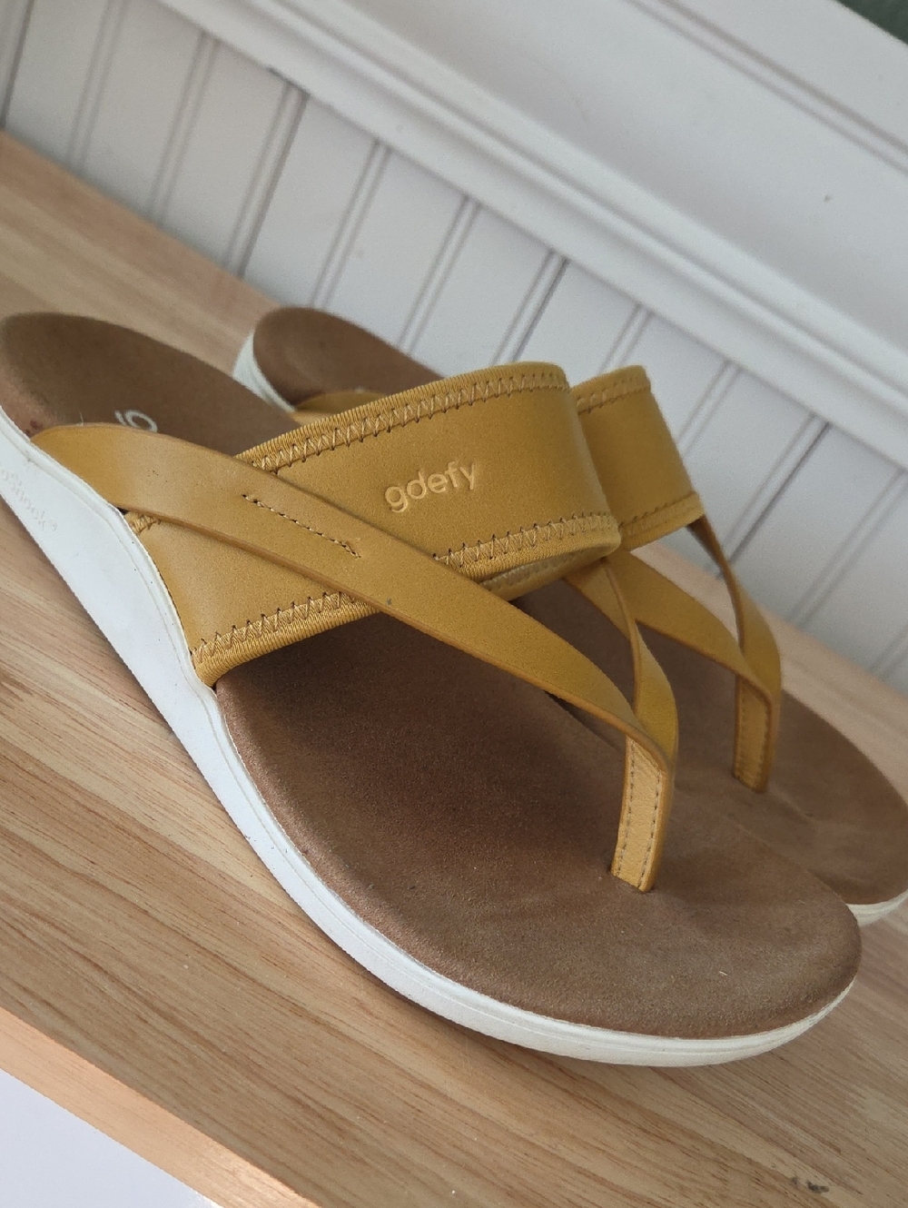 Gravity Defyer Gimor Womens Flipflop Sandals Leather 8